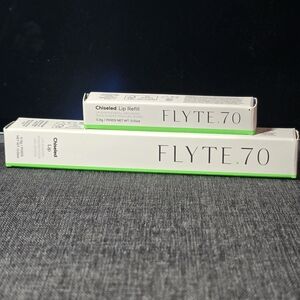 Flyte.70 Chiseled Lip Liner+ Refill Shade- FAME